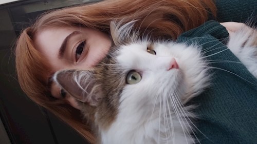 Teodora- petsitter București sau Bonă pentru animale pentru câini pisici