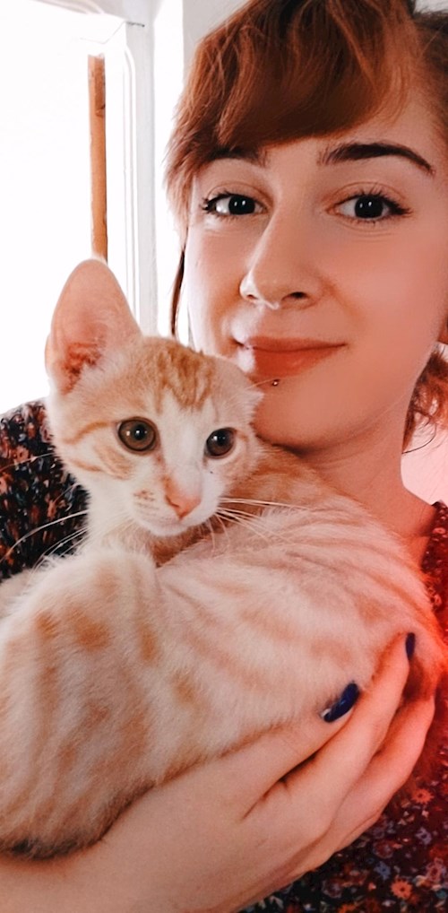 Teodora- petsitter București sau Bonă pentru animale pentru câini pisici