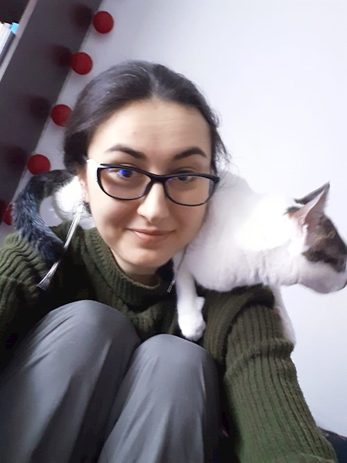 Gabriela- petsitter București sau Bonă pentru animale pentru pisici