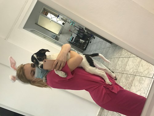 Laura- petsitter București or Pet nanny for dogs cats 