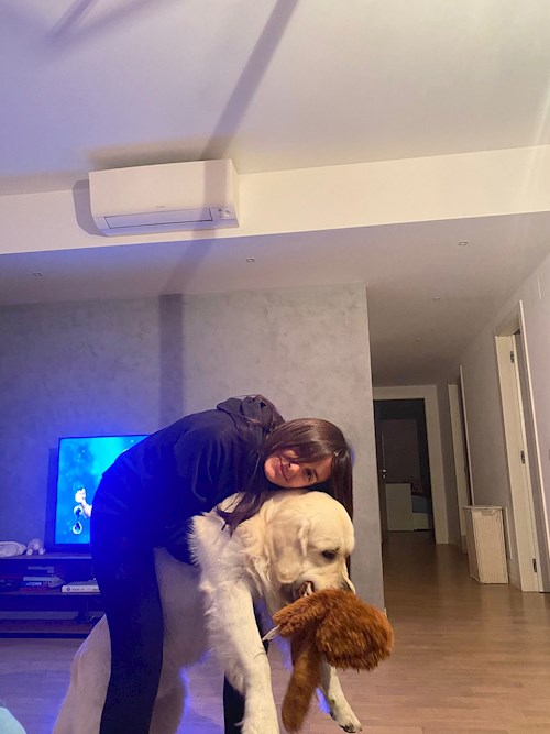 Valeria- petsitter București sau Bonă pentru animale pentru câini pisici