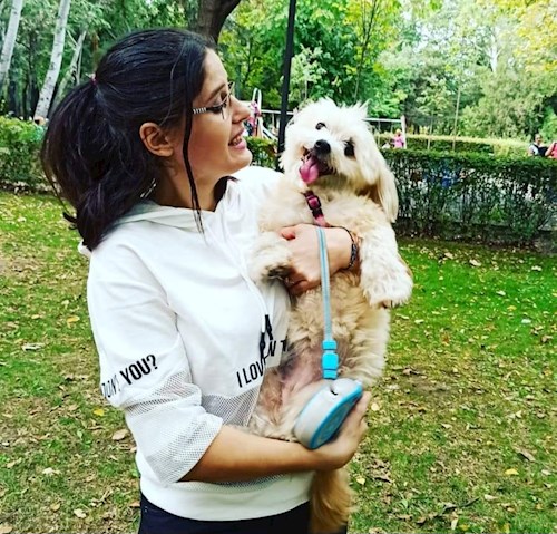 Cristina- petsitter București sau Bonă pentru animale pentru câini pisici