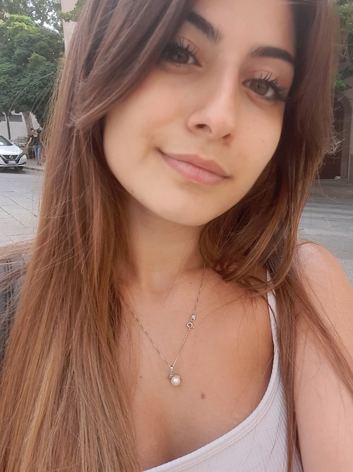 Mariangela- petsitter București or Pet nanny for dogs cats 