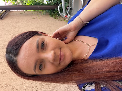 Dana- petsitter București sau Bonă pentru animale pentru câini pisici