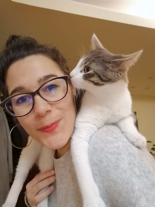 Charlotte- petsitter București sau Bonă pentru animale pentru pisici