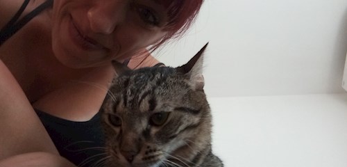 Alexandra- petsitter București sau Bonă pentru animale pentru câini pisici