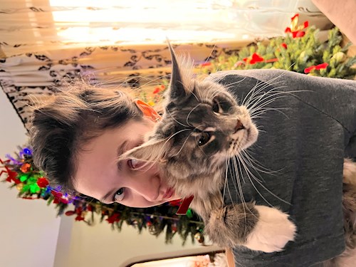 Mădălina- petsitter București sau Bonă pentru animale pentru câini pisici