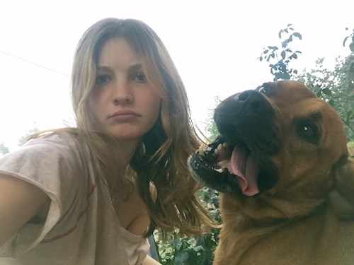 Mădălina- petsitter București sau Bonă pentru animale pentru câini pisici