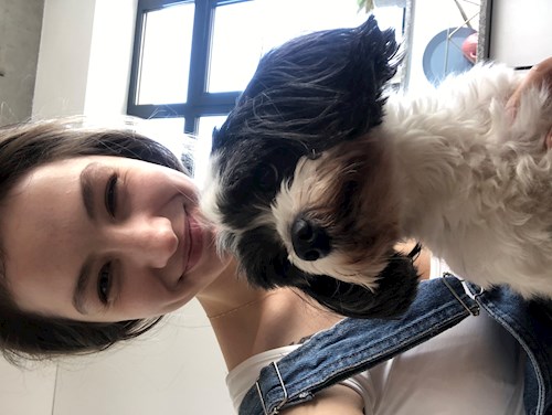 Mădălina- petsitter București sau Bonă pentru animale pentru câini pisici