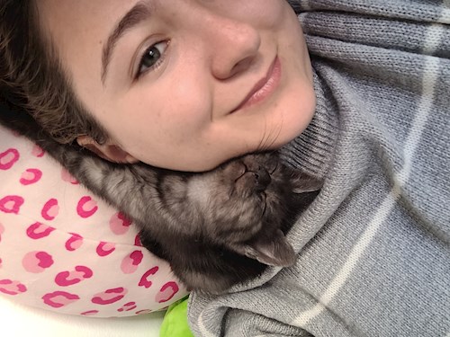 Lorena- petsitter Bragadiru or Pet nanny for dogs cats