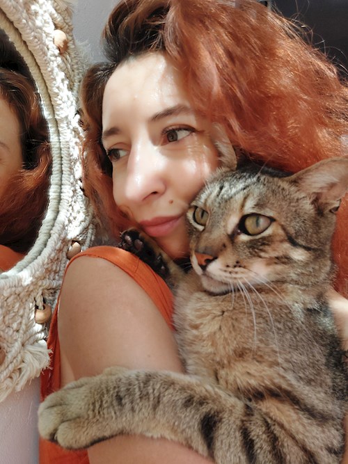 Cozmîncă- petsitter Iași sau Bonă pentru animale pentru câini pisici