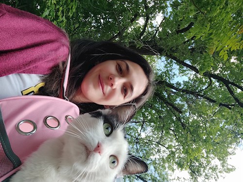 Iolanda- petsitter București or Pet nanny for dogs cats