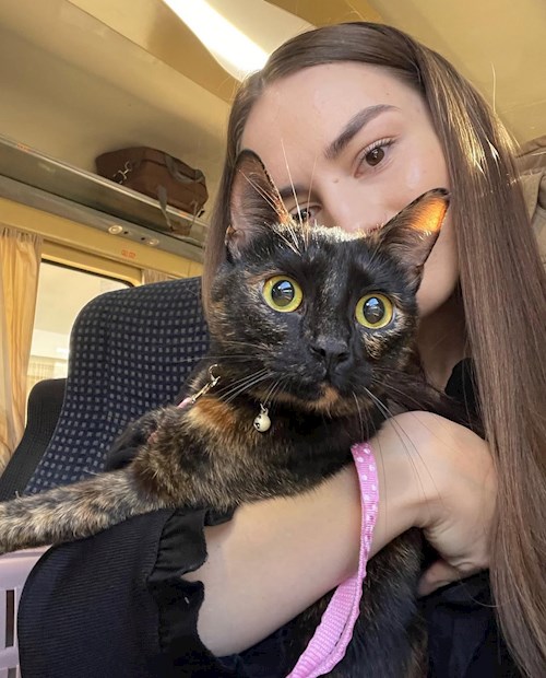 Teona- petsitter București sau Bonă pentru animale pentru câini pisici