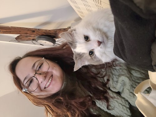 Lorena- petsitter Bragadiru or Pet nanny for dogs cats