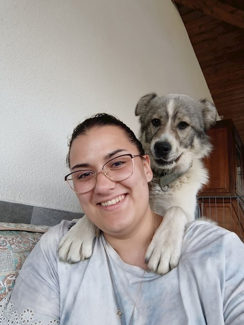 Ioana- petsitter Iași sau Bonă pentru animale pentru câini pisici