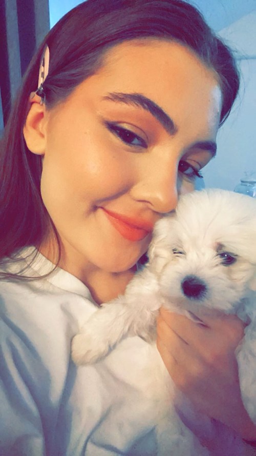 Adela- petsitter Cluj-Napoca sau Bonă pentru animale pentru câini pisici