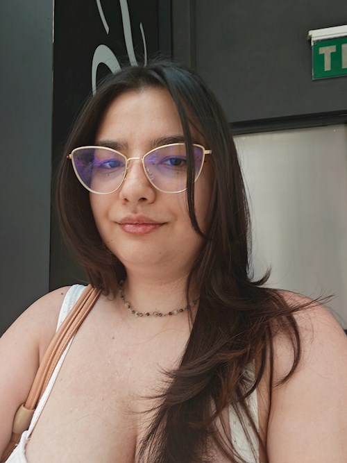 Stefania- petsitter București or Pet nanny for cats