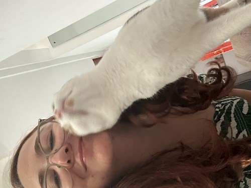 Lorena- petsitter Bragadiru or Pet nanny for dogs cats