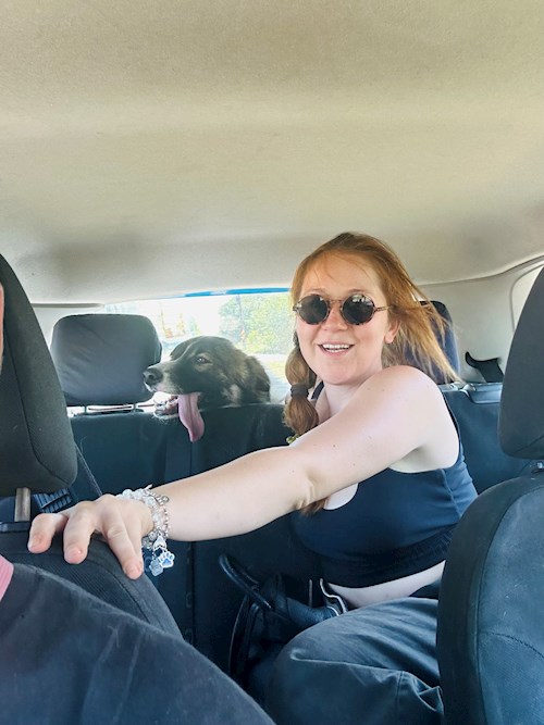 Iasmina- petsitter Oradea sau Bonă pentru animale pentru câini pisici