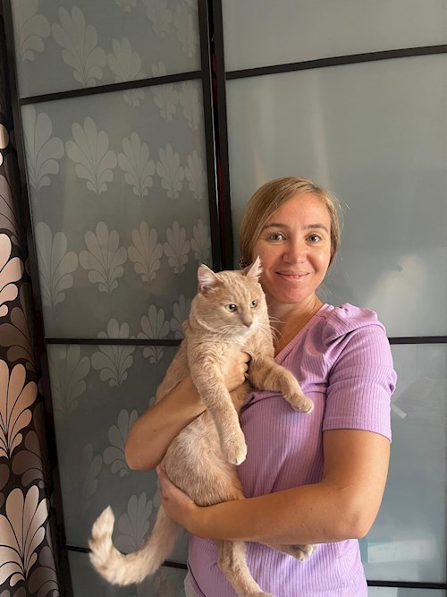 Costina- petsitter București or Pet nanny for dogs cats 