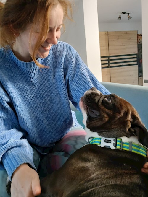 Iasmina- petsitter Oradea sau Bonă pentru animale pentru câini pisici 