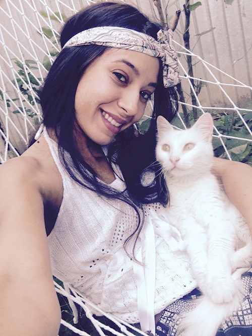 Carina- petsitter București or Pet nanny for dogs cats 