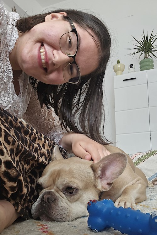 Maria- petsitter București or Pet nanny for dogs cats 