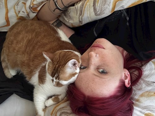 Yvi- petsitter București or Pet nanny for dogs cats 