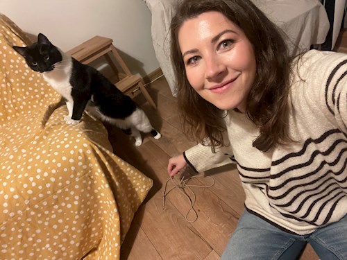Alexandra- petsitter București or Pet nanny for dogs cats 