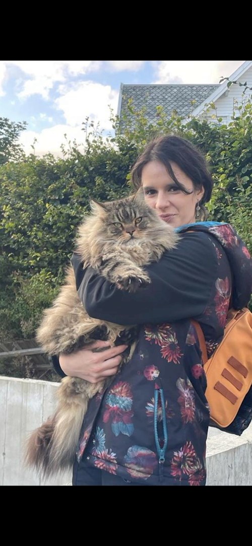 Nicole- petsitter Iași sau Bonă pentru animale pentru câini pisici 