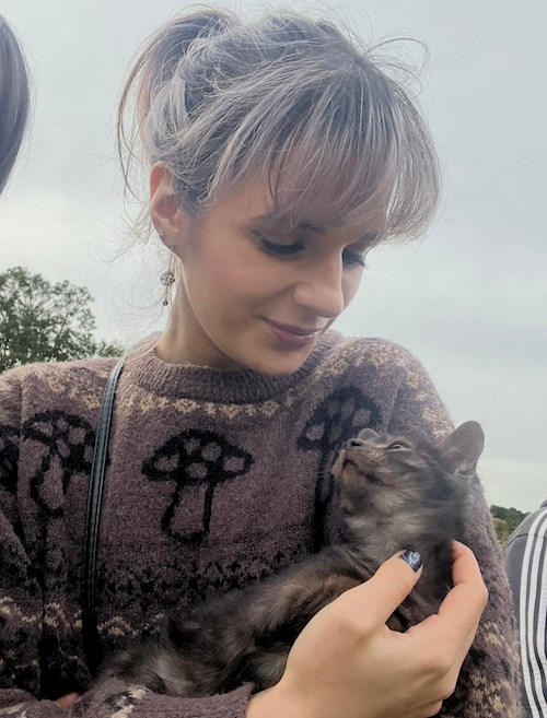 Nicole- petsitter Iași sau Bonă pentru animale pentru câini pisici 