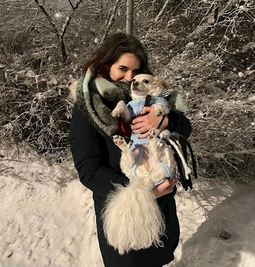 Nicole- petsitter Iași sau Bonă pentru animale pentru câini pisici 