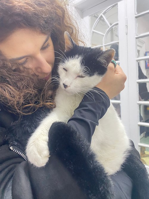 Maria-Sorana- petsitter București sau Bonă pentru animale pentru câini pisici 