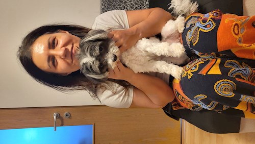 Elena- petsitter București sau Bonă pentru animale pentru câini pisici 