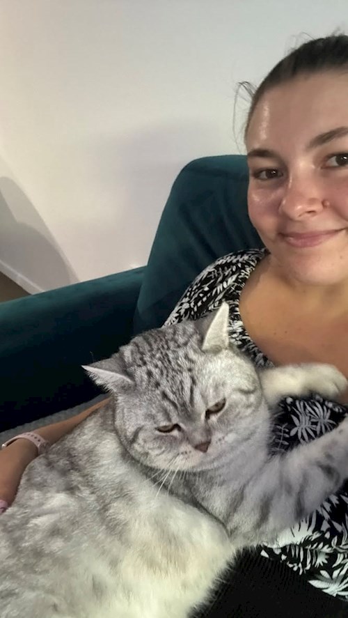 Diana- petsitter Cluj-Napoca sau Bonă pentru animale pentru câini pisici 