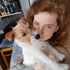 Magda + stapan de animal de companie care a apelat la un pet sitter in loc de pensiune canina sau pet hotel