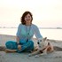 Daniela + stapan de animal de companie care a apelat la un pet sitter in loc de pensiune canina sau pet hotel