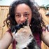 Edina + stapan de animal de companie care a apelat la un pet sitter in loc de pensiune canina sau pet hotel