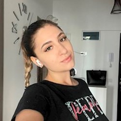 Stefania - pet sitter cats dogs București