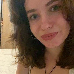 Anisia - pet sitter pisici câini Roșu