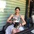 Simona + stapan de animal de companie care a apelat la un pet sitter in loc de pensiune canina sau pet hotel