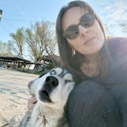 Larisa - pet sitter pisici câini București