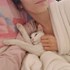 Nejra + stapan de animal de companie care a apelat la un pet sitter in loc de pensiune canina sau pet hotel