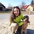 Manuela + stapan de animal de companie care a apelat la un pet sitter in loc de pensiune canina sau pet hotel