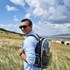 Tudor + stapan de animal de companie care a apelat la un pet sitter in loc de pensiune canina sau pet hotel